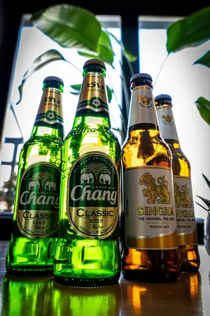 Tajskie piwa Chang i Singha